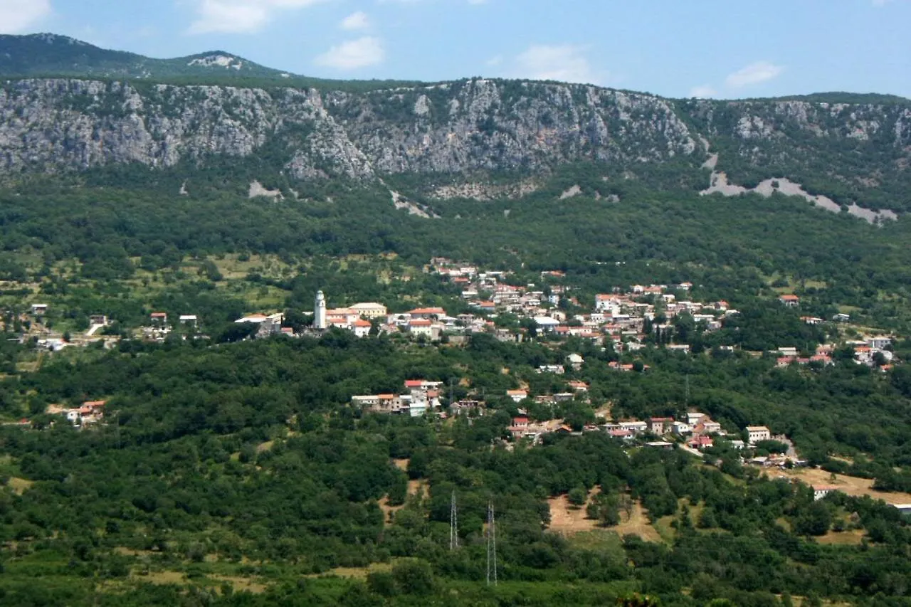 Apartments With A Parking Space Bribir, Novi Vinodolski - 23380 Bribir (Primorje-Gorski Kotar)